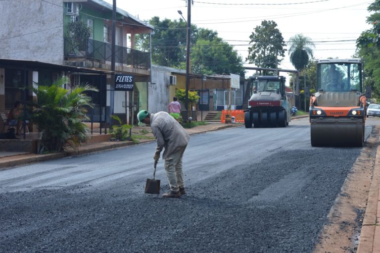 La Comuna avanza con el asfalto en calles de la Chacra 140 imagen-3