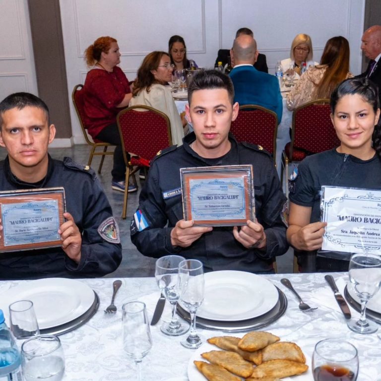 El Rotary Club destacó y reconoció la labor de personal de la Policía de Misiones imagen-49