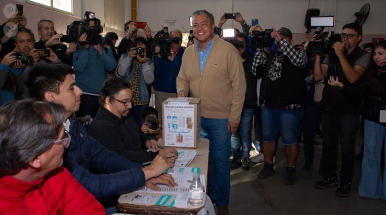 Para el electo Figueroa, el resultado de las elecciones en Neuquén "es una señal hacia la política, la grieta hace mucho daño" imagen-48