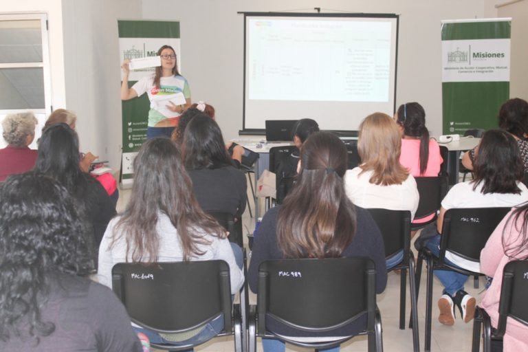 Emprendedoras de Posadas que participaron de Expo Mujer 2022 finalizaron ciclo de capacitación en Negocios imagen-48