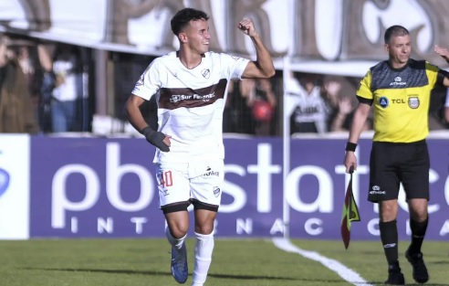 Fútbol: el Misionero Valdivia festejó por primera vez en Platense imagen-2