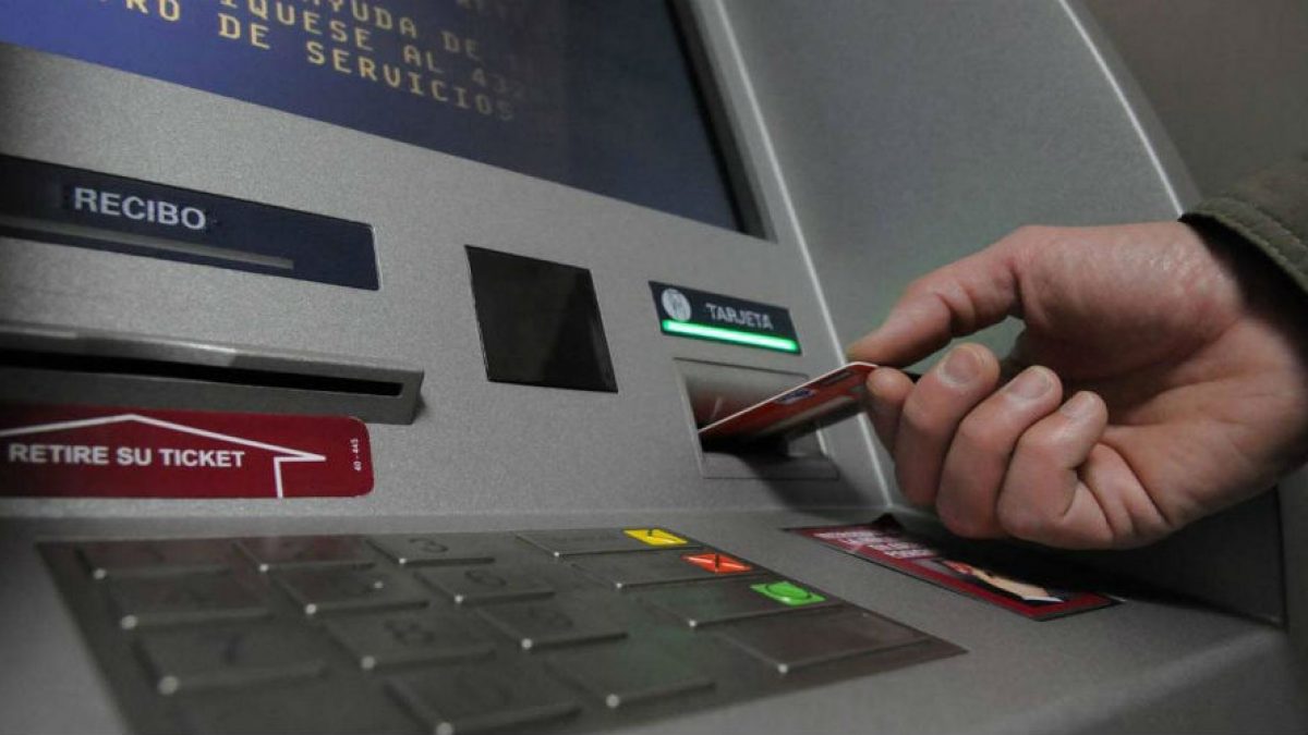 Inflación y billetes: los bancos se vieron obligados a duplicar la reposición de cajeros automáticos imagen-1