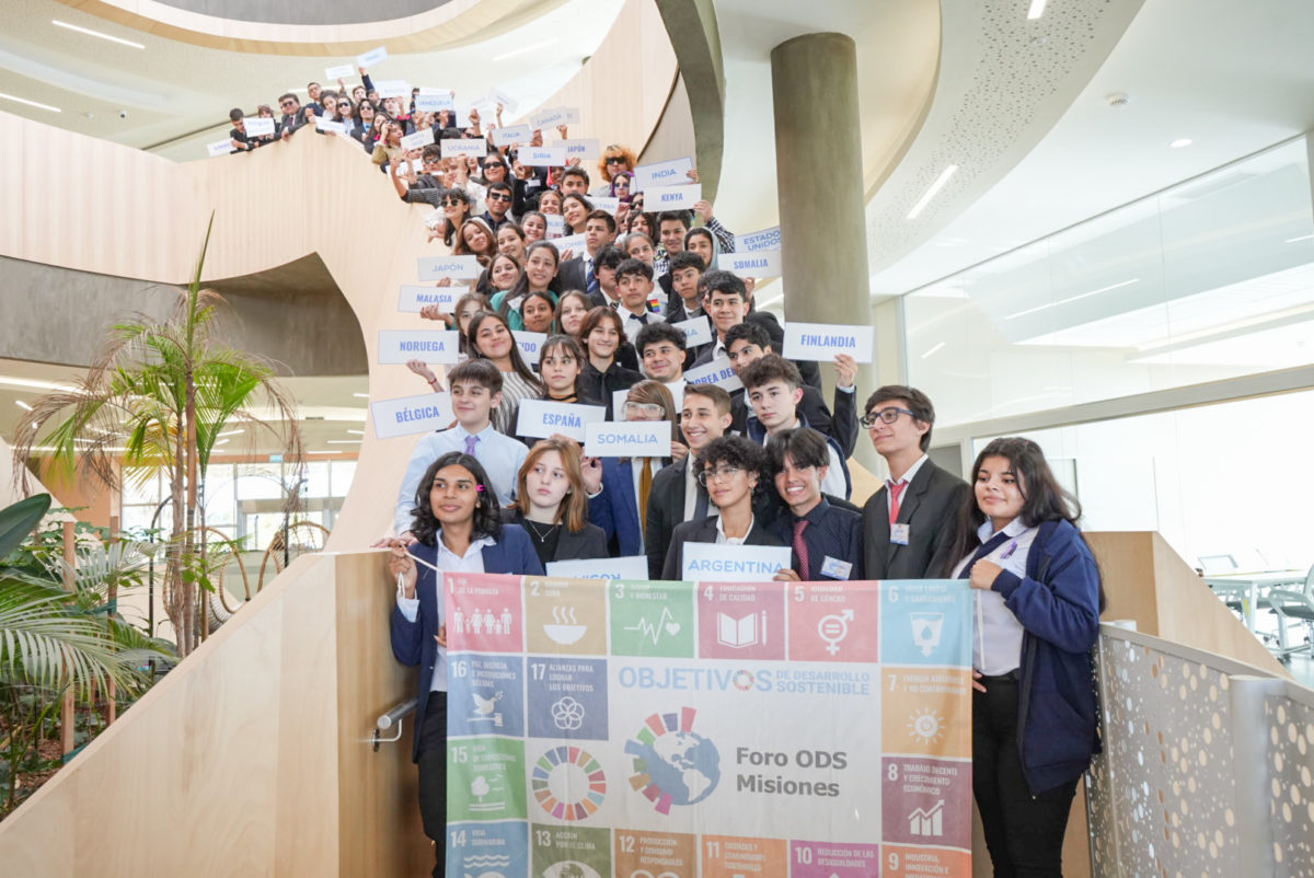 Más de 100 estudiantes secundarios participaron del tercer Modelo de Naciones Unidas en Posadas imagen-2