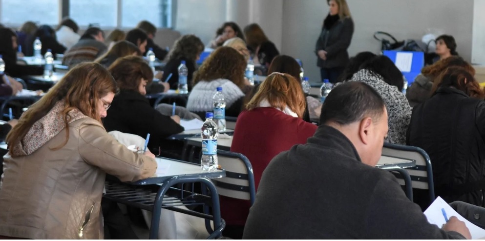 Casi 9 de cada 10 argentinos cree que los docentes deberían rendir exámenes anuales para mantener su trabajo imagen-1