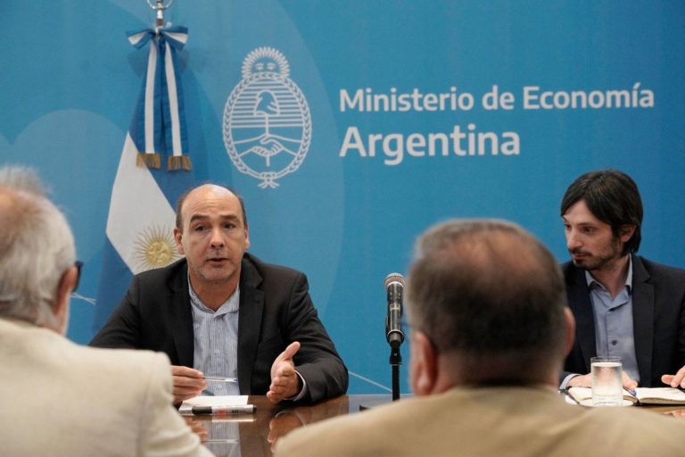 Deuda en pesos: Economía prepara un nuevo canje para junio imagen-42