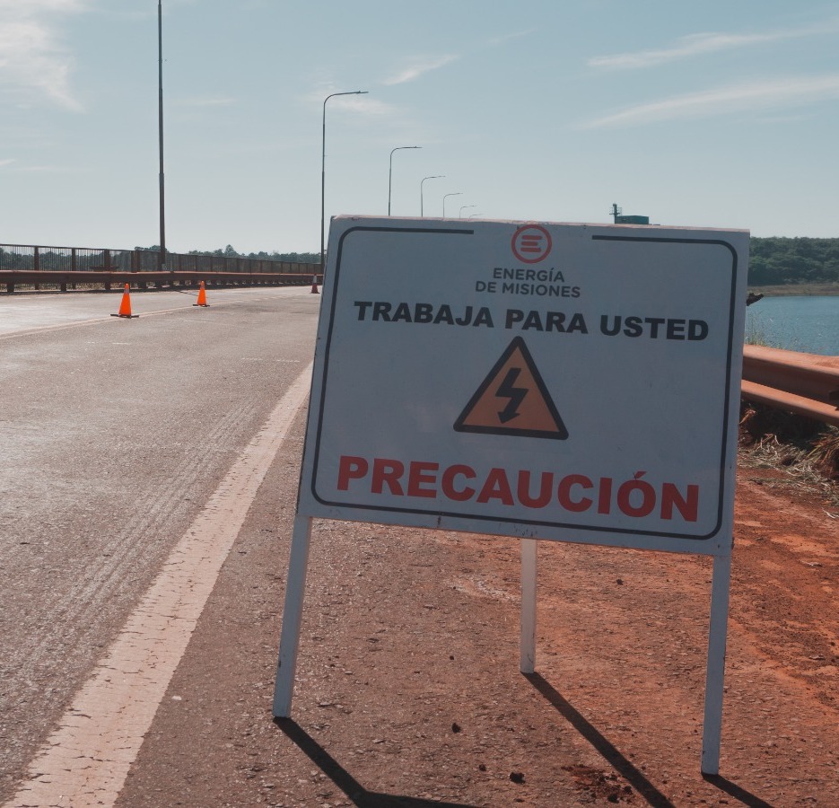 Iluminación: Nueva tecnología LED para el puente sobre el arroyo Urugua-í imagen-1
