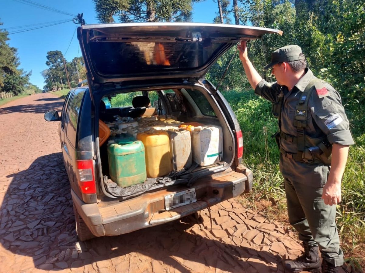 Gendarmes secuestran 540 litros de combustible y equipos electrónicos en dos procedimientos imagen-1