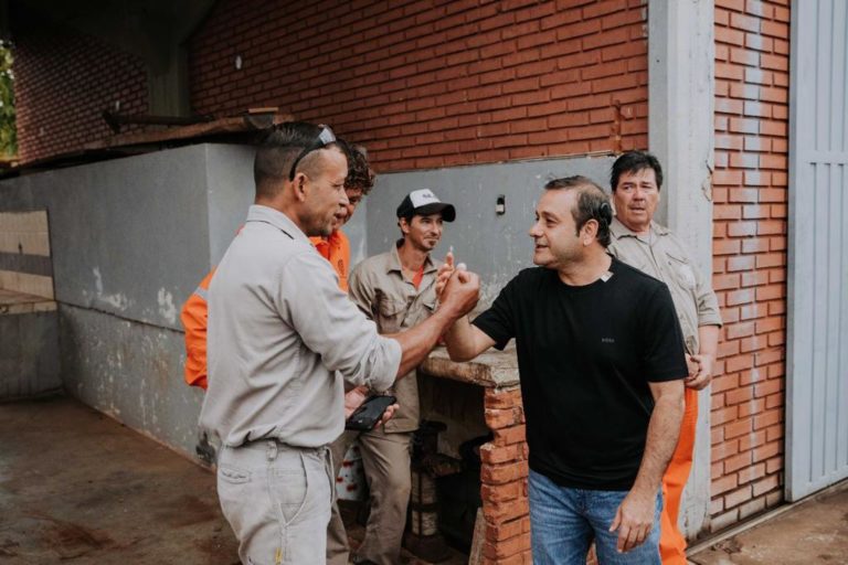 El Gobernador visitó la sede de Vialidad y agradeció "el empeño y la dedicación" de los trabajadores del organismo imagen-42