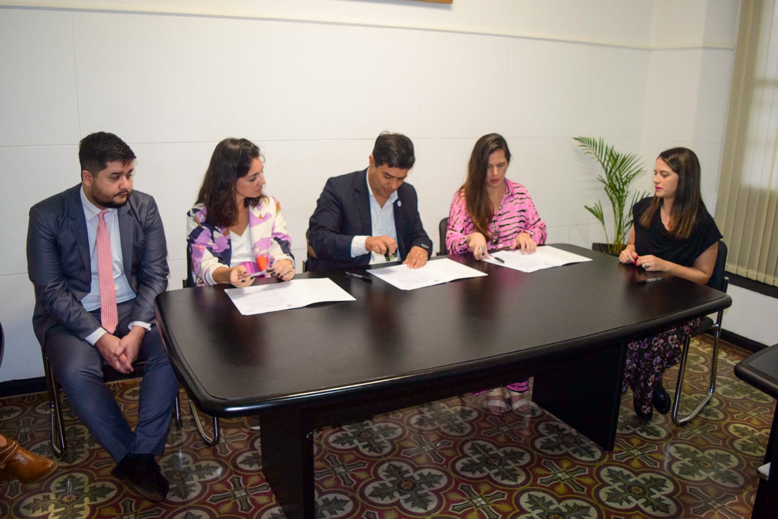 Se firmó un convenio de colaboración entre el Concejo Deliberante y la Asociación Pensamiento Penal imagen-2