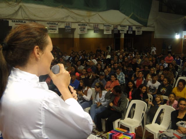 Elecciones 2023: Graciela de Carvalho, candidata a Intendente de Alba Posse, convocó a los vecinos a un "gran triunfo" y llamó a trabajar "en unidad" imagen-1