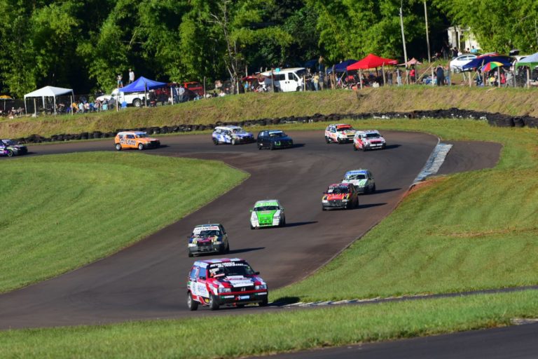 Automovilismo: gran cantidad de público disfrutó del espectáculo de la segunda fecha del Misionero de Pista imagen-21