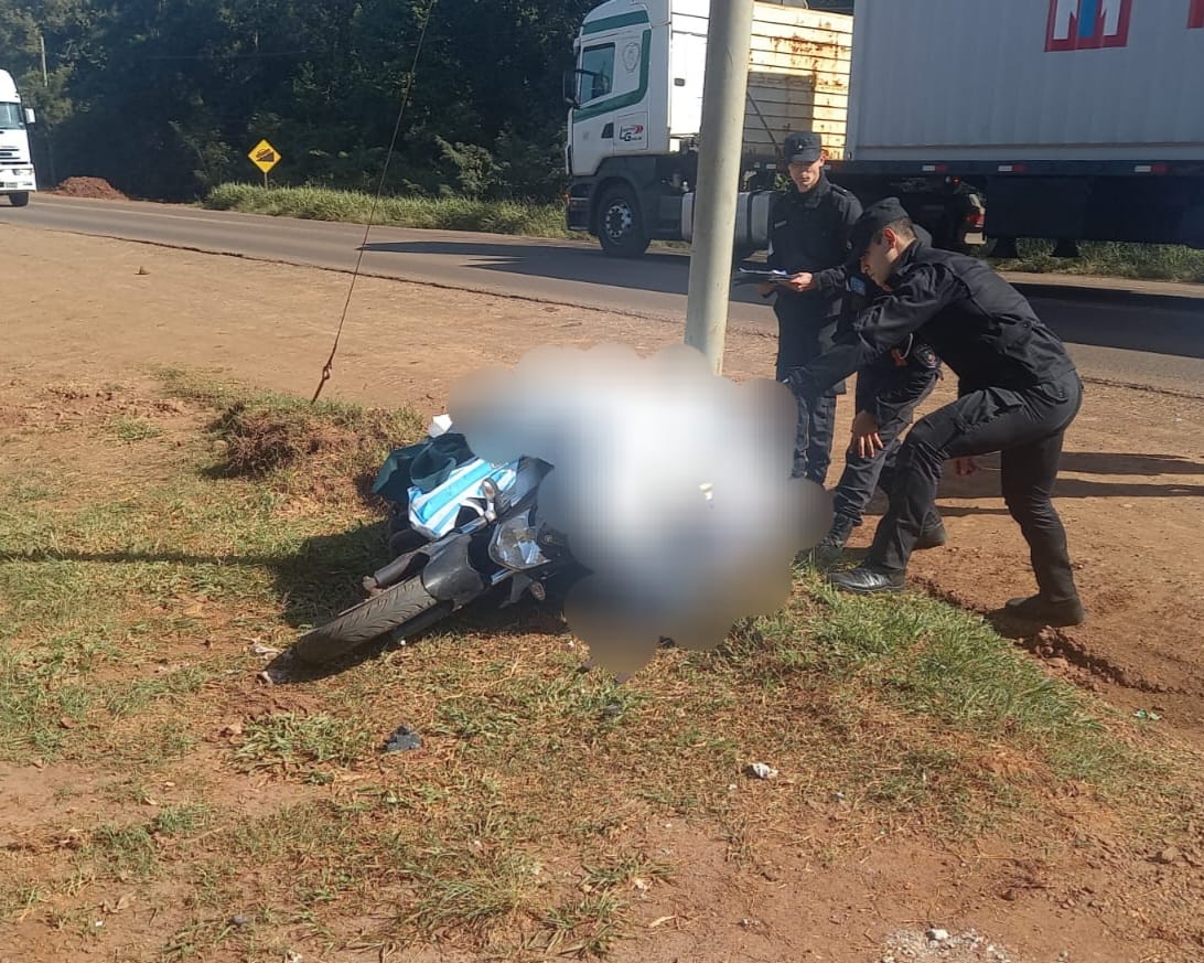Falleció un motociclista tras despistar en Gobernador Roca imagen-1