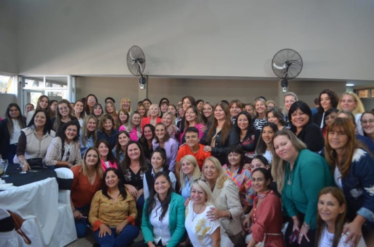 Encuentro para “festejar los logros que tenemos las mujeres de la Renovación con nueve Intendentas” imagen-43