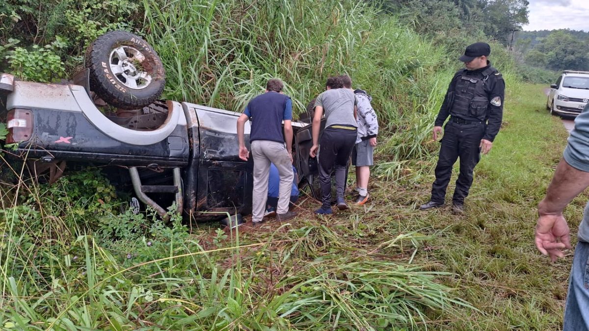 Despiste de camioneta en Caraguatay dejó dos mujeres lesionadas imagen-1