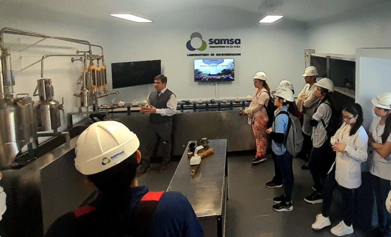 Alumnos de la carrera de Farmacia se capacitaron en Samsa sobre Potabilización y Tecnología Aplicada en el Agua imagen-16