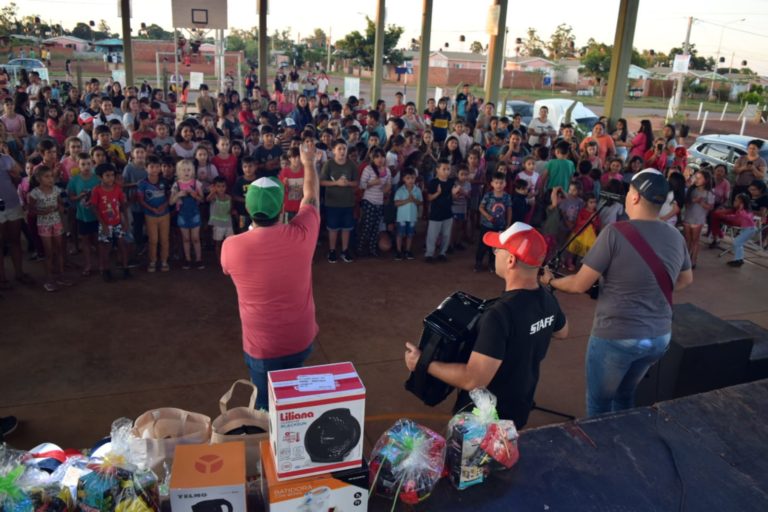 Gurises Felices celebró su aniversario 14 y deleitó a los vecinos de Posadas imagen-43