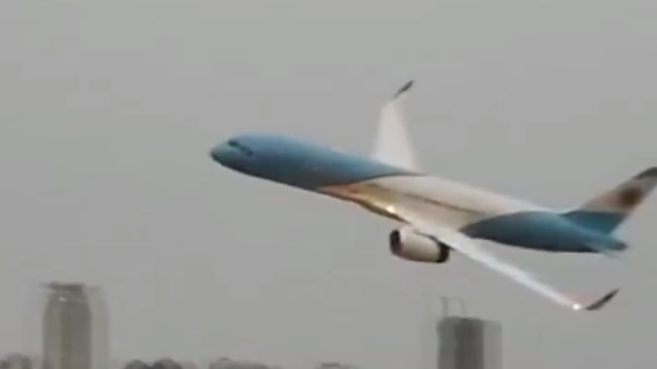 La maniobra del nuevo avión presidencial que llamó la atención imagen-1