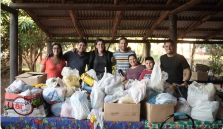 Entregaron más de 1.500 kilos de alimentos a comedores reunidos en el amistoso Guaraní vs Crucero imagen-8