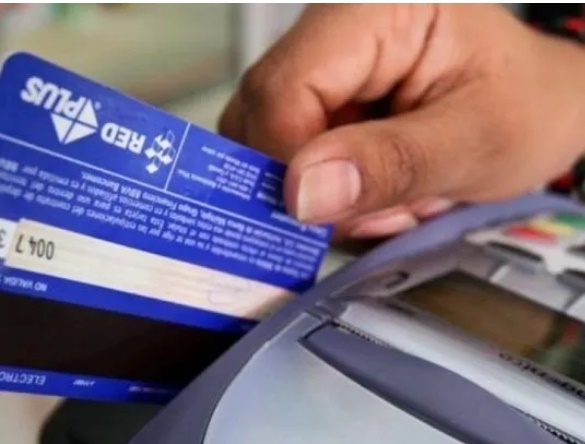 Massa anunciará un aumento en los límites de las tarjetas de crédito: de cuánto será el incremento imagen-1