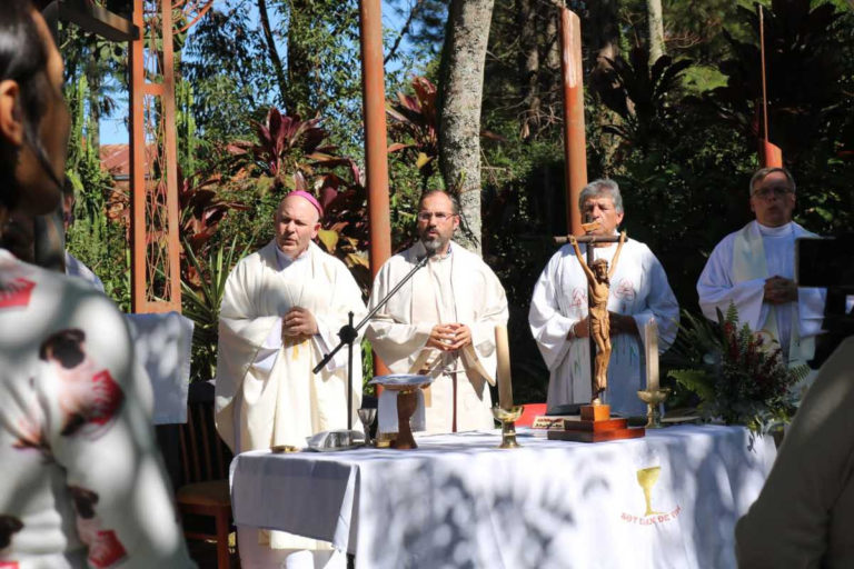 Emotiva misa celebración por el 30mo Aniversario del Hogar Santa Teresita del Niño Jesús, en el Jardín Bíblico de Oberá imagen-2