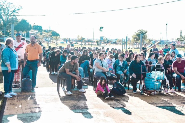 El Mercadito Solidario del P.A.S. estuvo en el Parque Vicario imagen-31