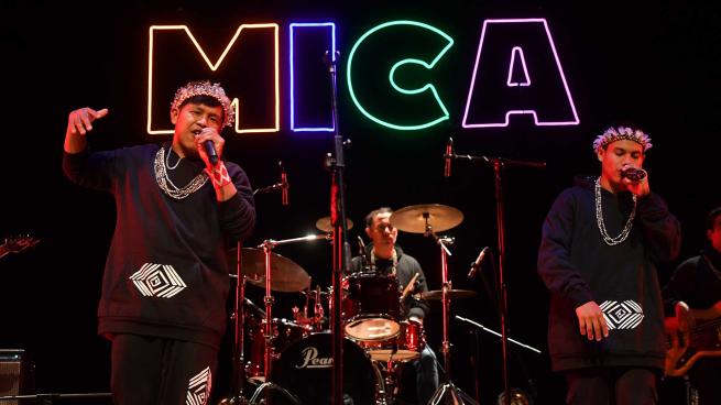 Raperos guaraníes de Misiones presentaron su primer álbum de estudio en el cierre del Mica imagen-2