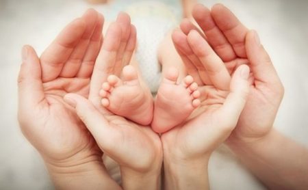Nació el primer bebé del mundo engendrado por una nueva técnica de fertilidad Argentina imagen-1