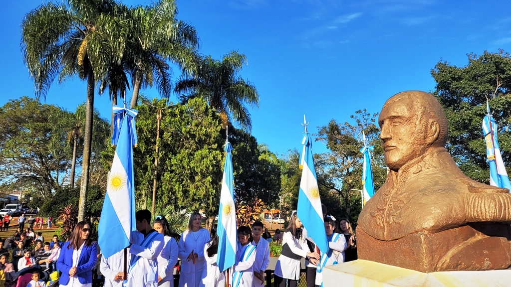 En Campo Viera, una multitud participó del acto en homenaje al Día de la Bandera y a su creador, Manuel Belgrano imagen-10