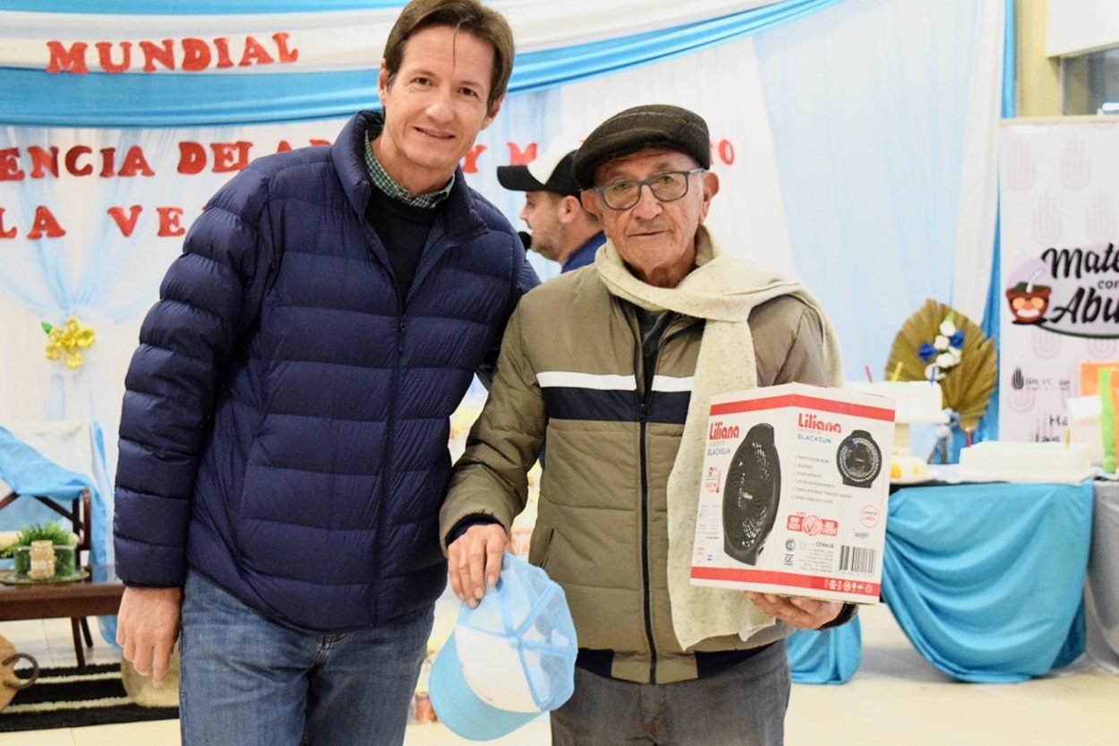 Para conmemorar el Día Mundial de la toma de conciencia del maltrato en la vejez, se realizó en Posadas un nuevo encuentro de Mateando con los Abuelos imagen-14