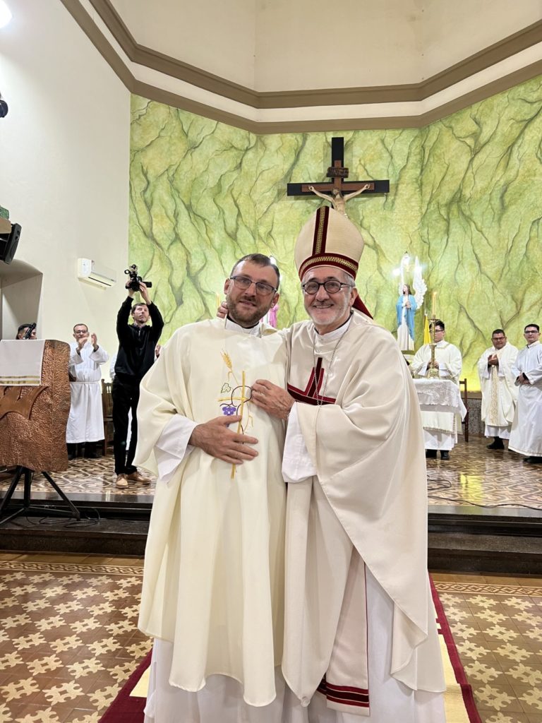 Ordenación Sacerdotal de Diego Pezuk en la Parroquia San Pedro y San Pablo de Apóstoles imagen-10