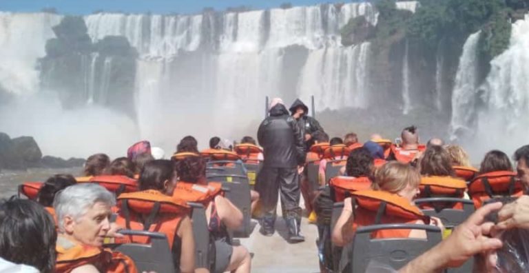 Más de 24 mil turistas visitaron Cataratas del Iguazú en lo que va del finde extra largo imagen-19