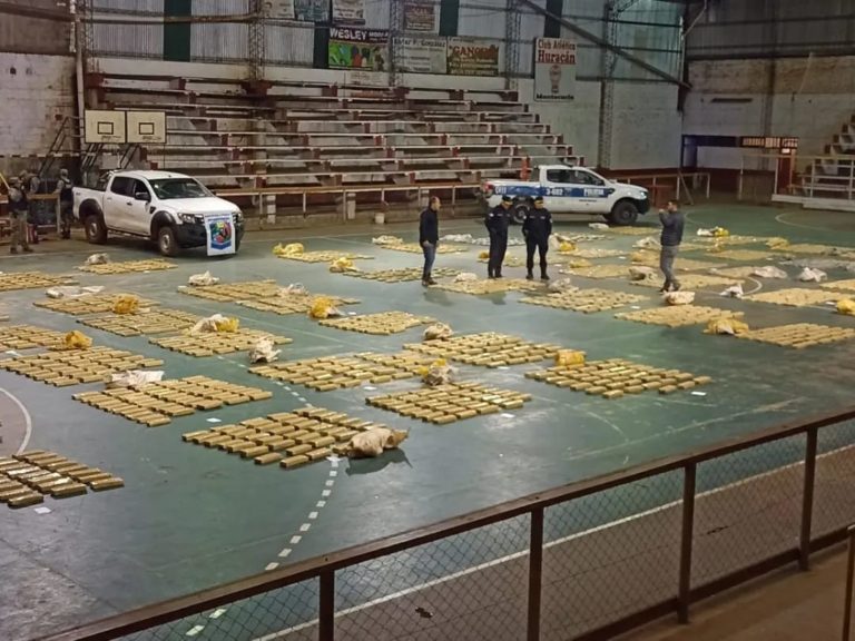 En menos de 24 horas la Policía secuestró más de 3 toneladas de droga valuada en 1.500 millones de pesos imagen-13