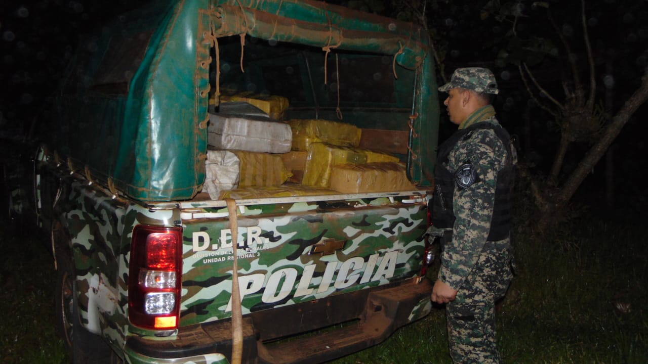 En menos de 24 horas la Policía secuestró más de 3 toneladas de droga valuada en 1.500 millones de pesos imagen-14
