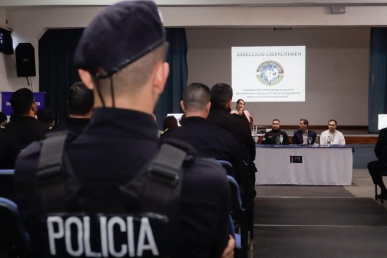 Policía de Misiones se perfecciona para prevenir y abordar delitos informáticos imagen-36