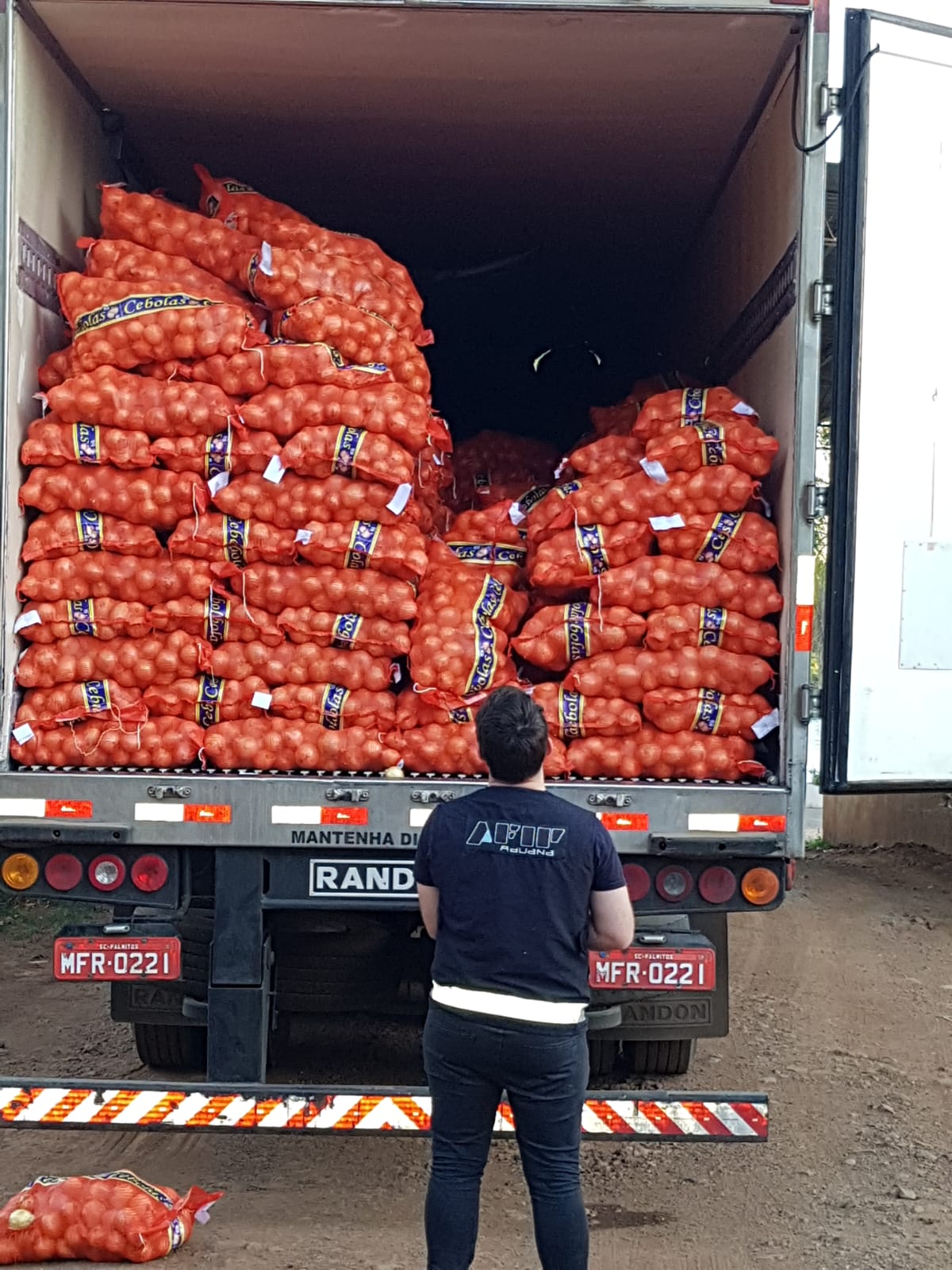 Aduana advirtió irregularidades en una exportación de 28 toneladas de cebollas a Brasil a través de Corrientes imagen-2