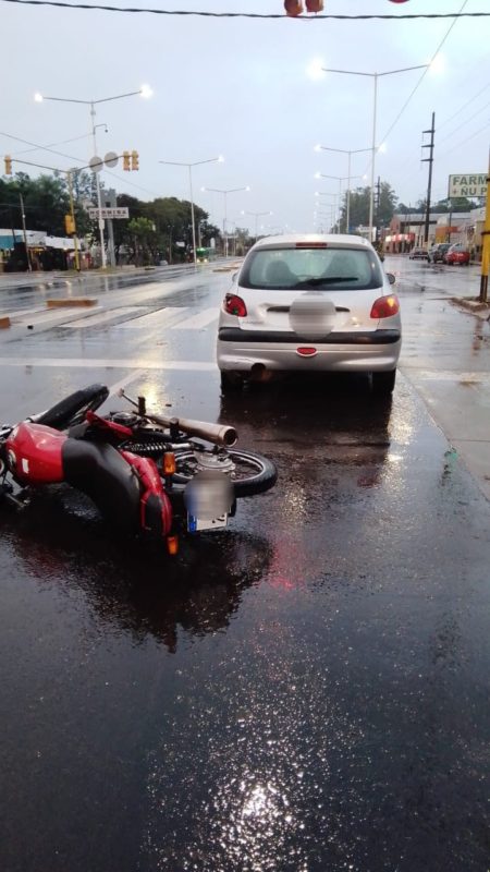 Siniestro vial en la ruta 12 dejó un motociclista lesionado imagen-4