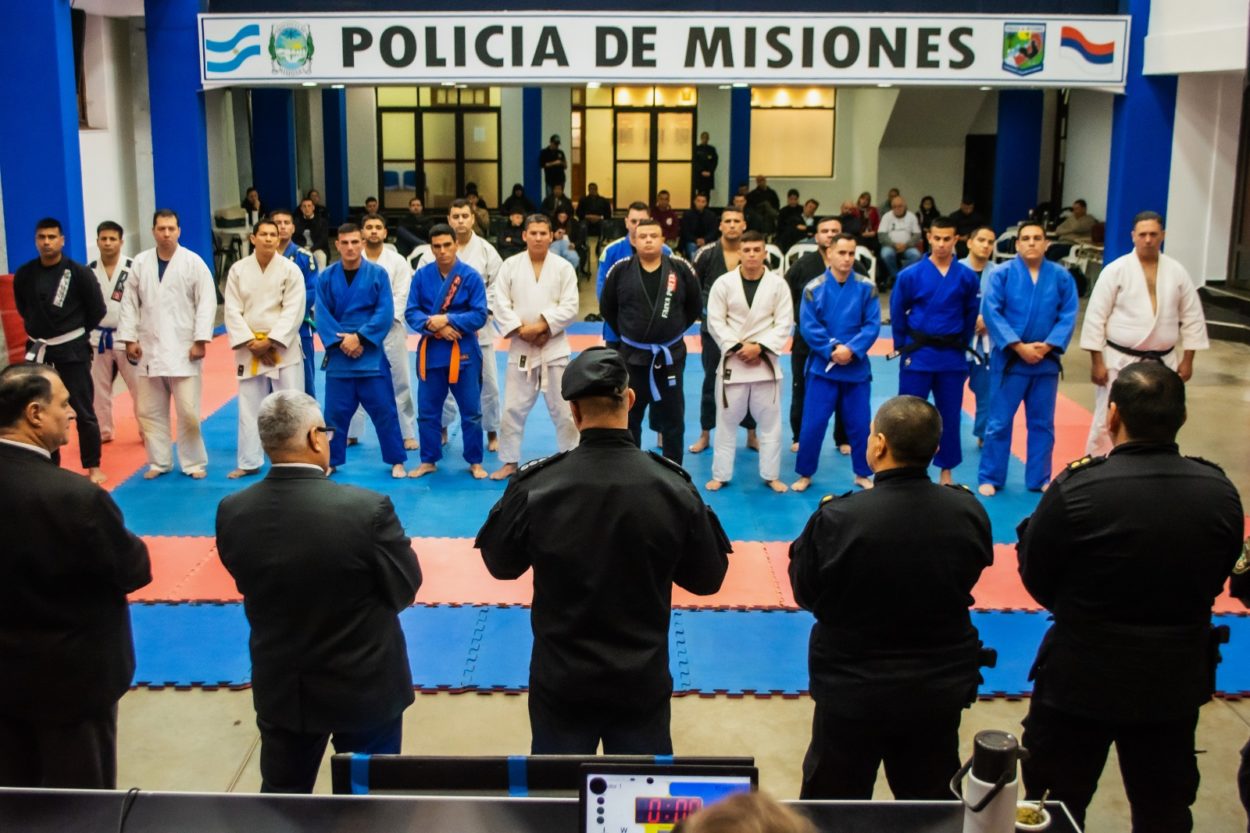 Con 14 disciplinas culminaron las olimpíadas policiales deportivas de Misiones, participaron más de 1.500 atletas y deportistas de toda la provincia imagen-14