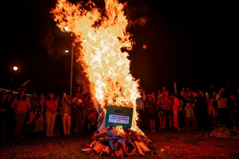 El fuego de San Juan iluminó la noche posadeña imagen-36