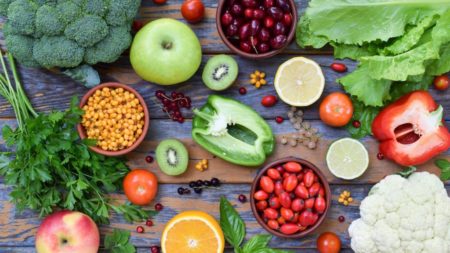 Señalan la importancia de incluir a frutas y verduras crudas a la dieta para asegurar una alimentación sana imagen-9