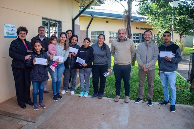 Emprendedores de San Ignacio y Jardín América recibieron microcréditos para potenciar sus unidades productivas imagen-40