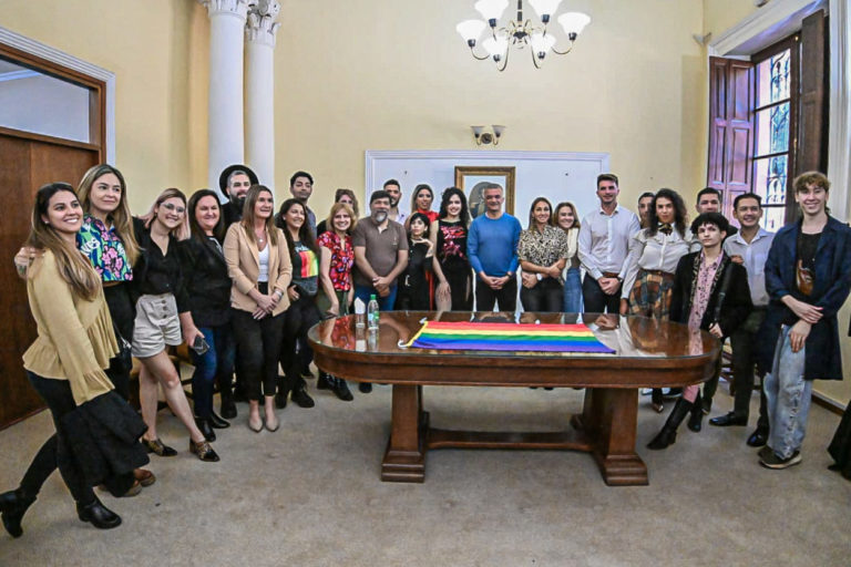 Califican de "histórica" la presentación de las actividades por el Mes del Orgullo imagen-17