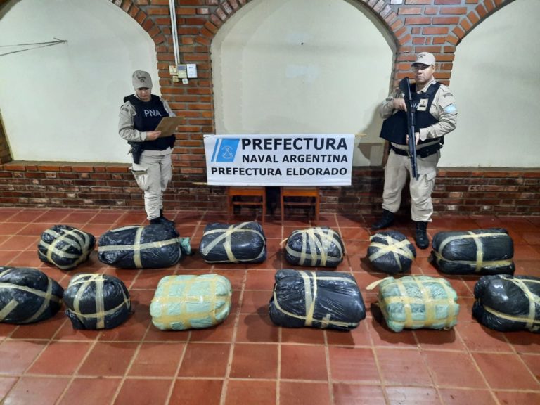 Prefectura secuestró 130 kilos de marihuana en Eldorado imagen-44