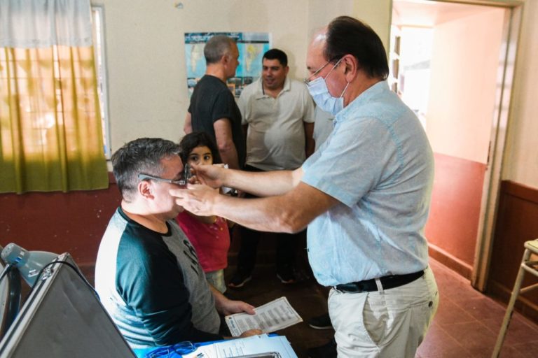 El P.A.S. con servicios integrales y el Mercadito Solidario desembarcó en Parma imagen-31