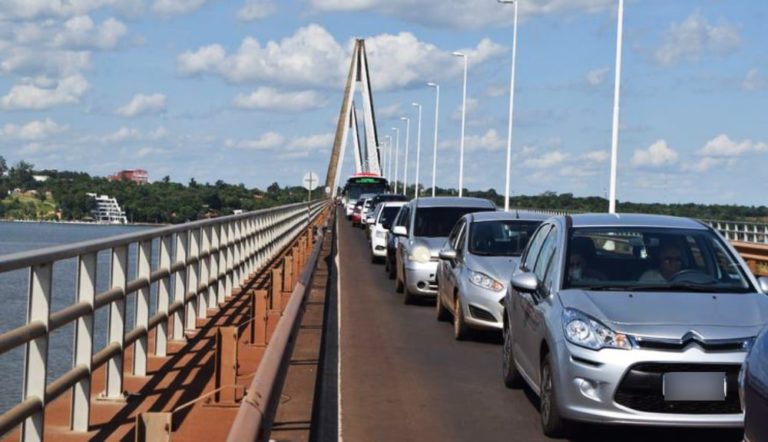 Desde este jueves prohibirán la "carga estática" en el puente San Roque González de Santa Cruz imagen-22