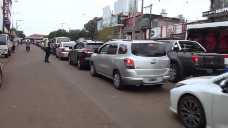 Comerciantes encarnacenos dicen que prohibición de carga estática sobre puente San Roque González de Santa Cruz trae impactos negativos imagen-43