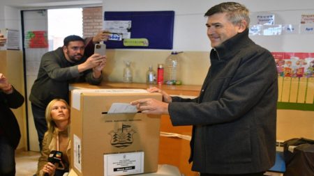 Los principales candidatos ya emitieron su voto en la ciudad de Córdoba imagen-7