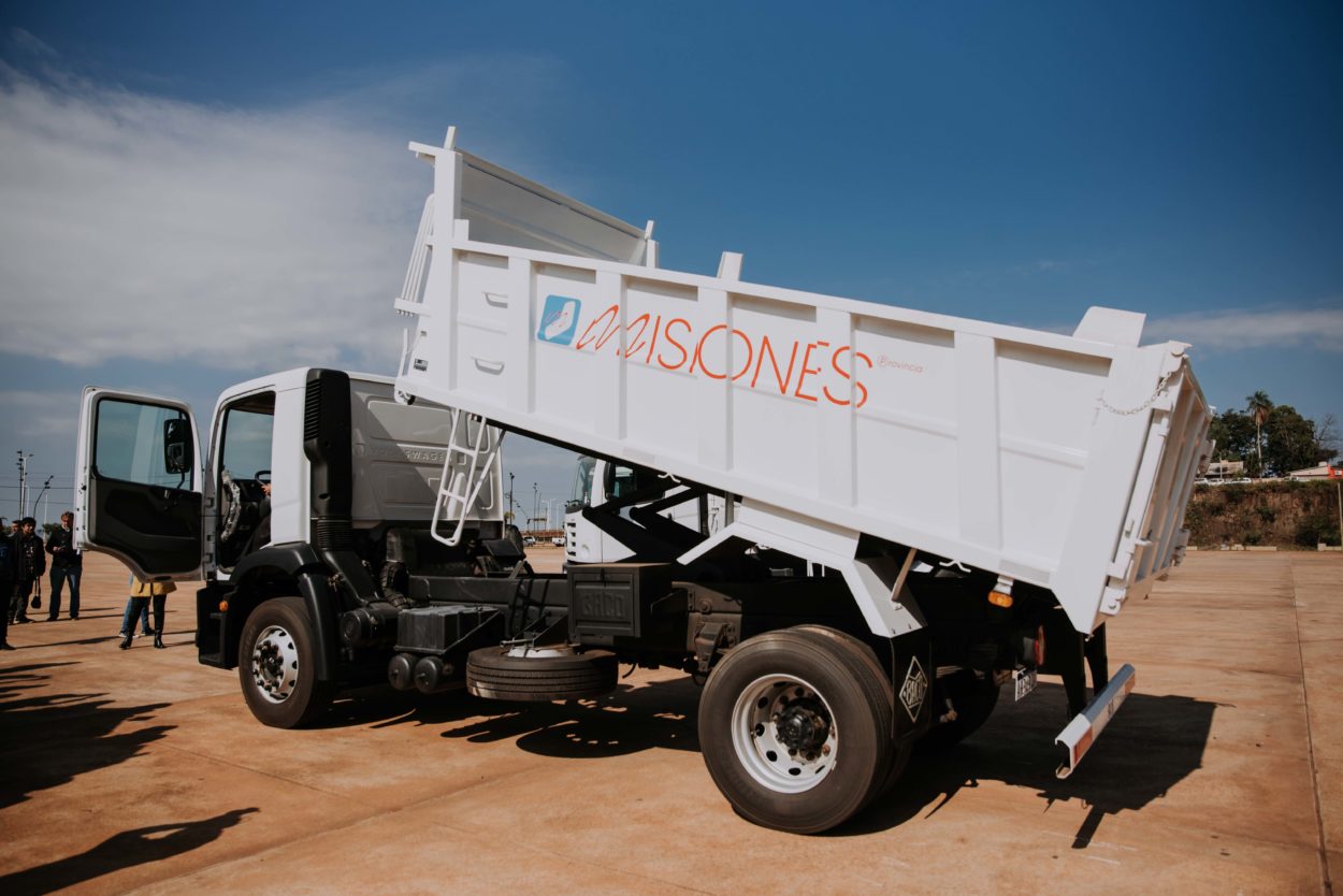 Entregan camiones volcadores para fortalecer el equipamiento vial en municipios de Misiones imagen-4