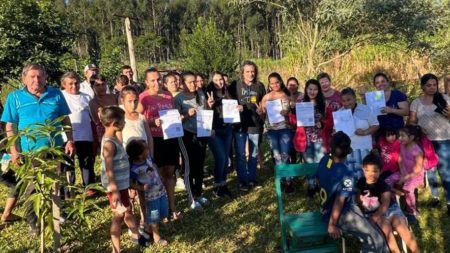 Puerto Leoni: Agua y luz para el barrio ex Fadimat, conexiones irregulares ponen en riesgo a las familias imagen-3