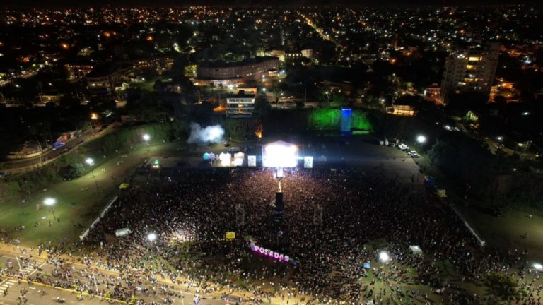 Posadas vibra al ritmo de la música internacional: amplio despliegue de operativos para el recital de Rusherking y FMK imagen-18