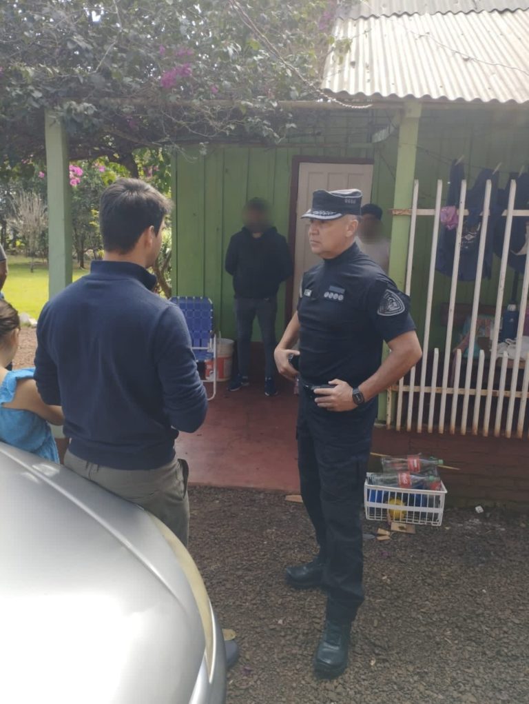 Arrestaron a uno de los sospechosos por el robo de una camioneta en Puerto Libertad imagen-4